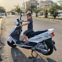 دراجة سنكس أبيض قبل أشهر نازلة من الرمبة دراجة جاهزة من كل شي ونظيفة ج...