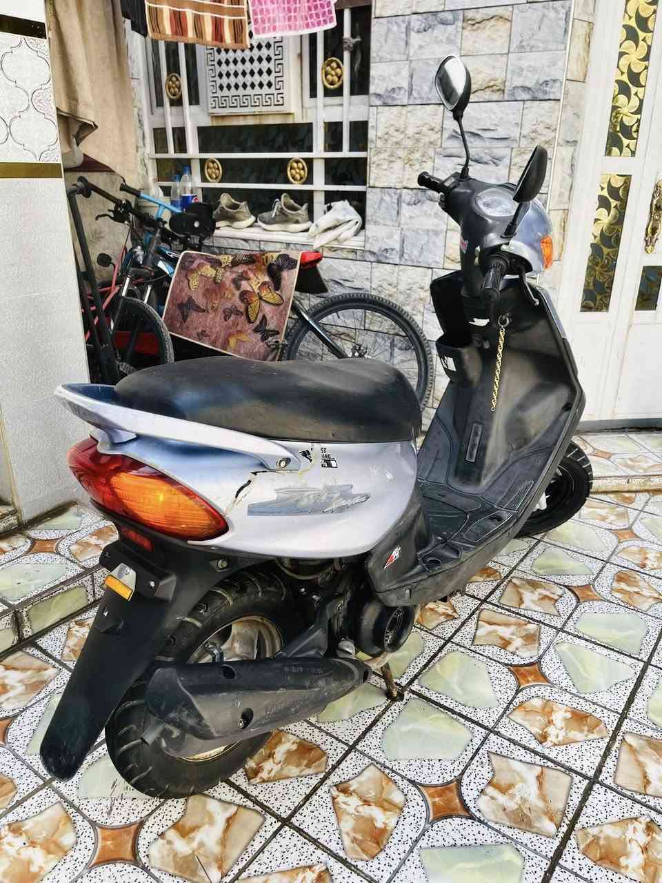 سلام عليكم ماكس قچمة محرك مرة وحدة مفتوح علة ايدي خرسه سلف هندر كهربايات دبلات كاها جديده شلعه دراجة مال جناي وعلي ماموكفتني فول تايرات زوج جدد مكان العبيدي الاشهداء الثانية رجاء بس وتساب او اتصال رجاء السعر ٤٠٠ (***********)
