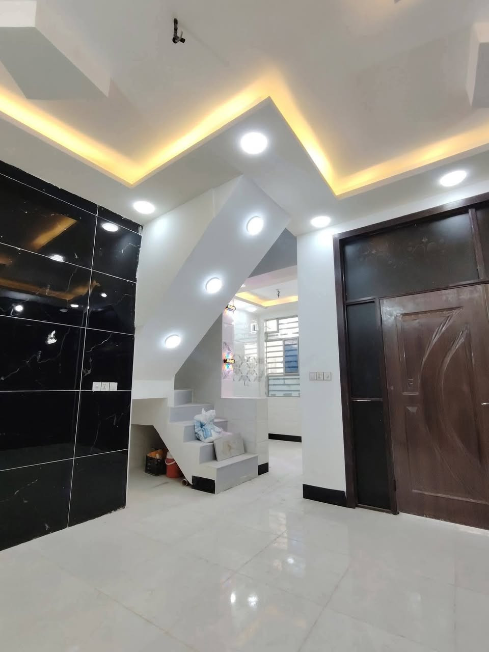 رهن رهن المده سنه وقابل للتجديد
المساحه 110 غرفتين
السعر 18قفل قريب للشارع العام وبيت جاهز ***********
