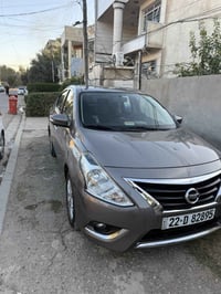 نيسان سني 2023 للبيع سيارة نضيفة ماشية 33 (تحكمات ستيرن ، شاشة، دكم كه...