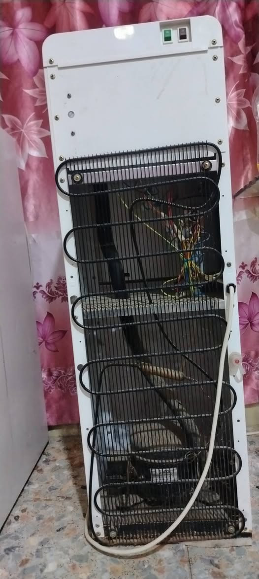 السلام عليكم. ثلاجه وبراد شغالات. مامصلحات للبيع.
***********
