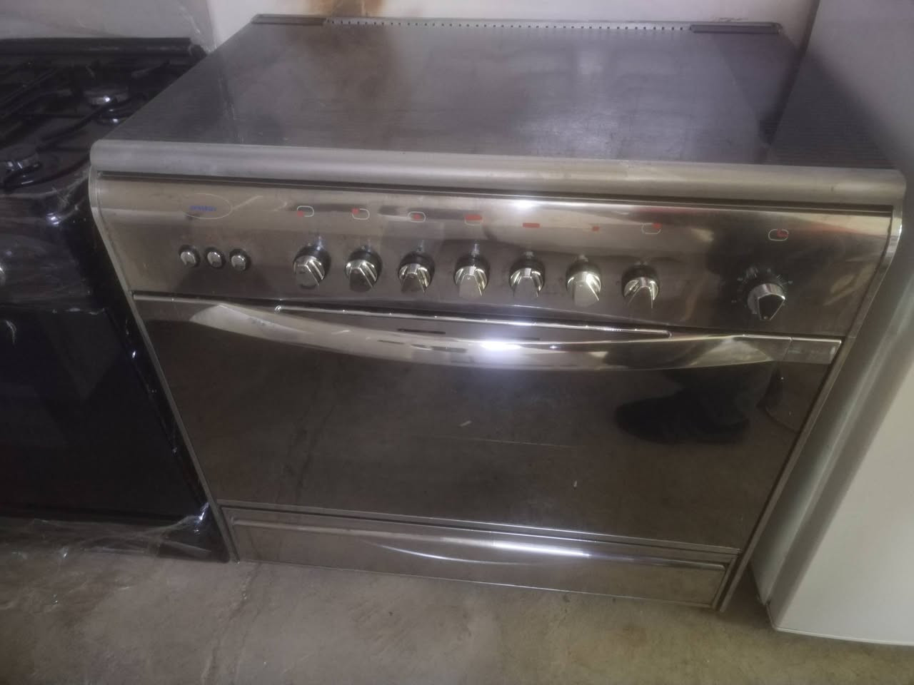 طباخ 5عيون كلش نضيف للبيع *********** ***********
