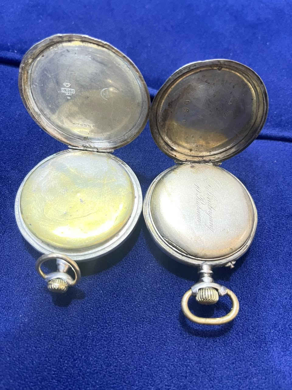 ساعات قديمة للبيع  *********** سعر اثنين  300$
