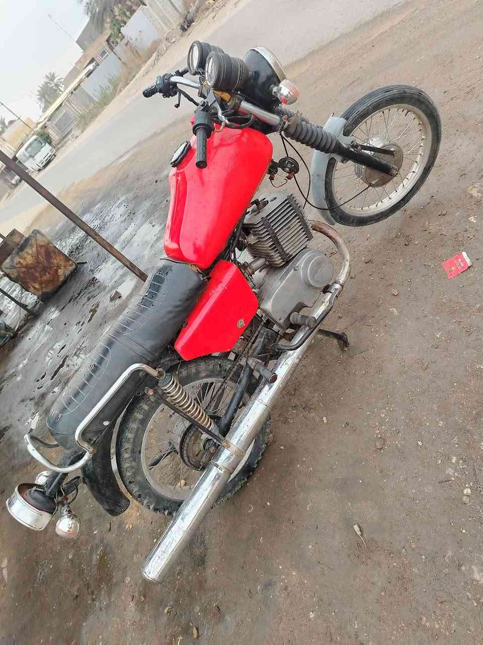 سلام عليكم مرخصت مدير الكروب دراجه امزت ٨٢ سايس ٦ دراجه جاهزه عنوان بابل قضاء المحاويل السعر ٧٥٠ وبيه مجال بصيط رقم الهاتف ***********
