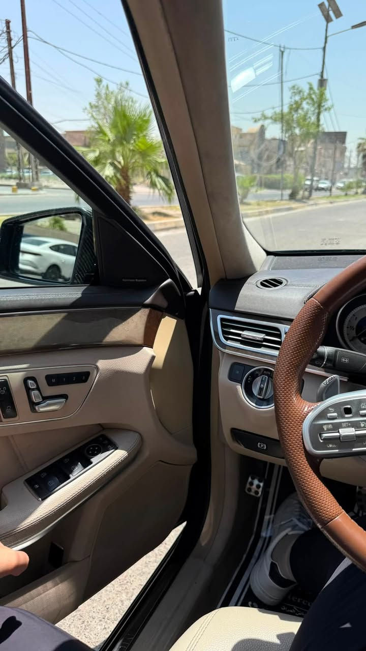 للبيع مرسيدس E 400 twin turbo 2016 / 212
- ماشي 90 الف ميل 
- لون مميز وفخم 
- گير مكينة كفالة 
- السيارة محدثة 63s 
- سقف بنوراما 
- كشنات تدفئة كهرباء + خزن 
- دركة جديدة اصلية تحكم لمس 
- بصمة تشغيل 
- بصمة ابواب 
- مريحة جداً بالممشى وخصوصاً بالسرعات العالية 
- سحب المكينة ممتاز جداً 
- واكيد سماعات هارمن 
-دواخل بحالة ممتازة 
- الحادث قطعتين جاملغ + بنيد بدون دواخل 
- باقي المواصفات يعرفوهن اصحاب الخبرة ميحتاج اشرح 
- السيارة تحتاج كماليات فقط لايت + دعامية تنصبغ 

🔴 السعر 185$ ورقة قابل للنقاش اذا شراي فقط 
- للتواصل ***********
- مكان السيارة بغداد / سيدية
