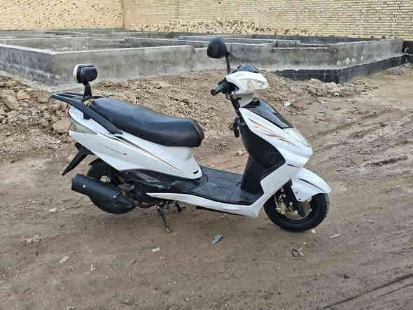 سلام عليكم شباب دراجه سكنس للبيع نثيه دراجه كامله من كلشي كلوبات اشاير اصطاب سلف بريكات نكره سلف كامله من كلشي نهضه تخبل فقط مفيلس المكان قرنه الشرش الجلعه رقم الهاتف وتساب *********** سعر 475 بيها مجال الطيبين
