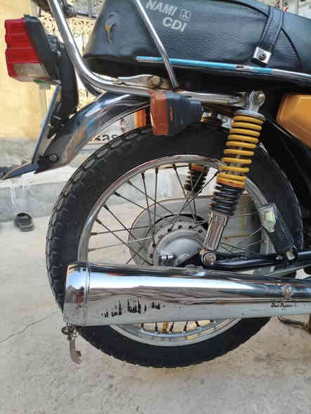 السلام عليكم شباب دراجه نامه شلامجة اصلي من امه للبيع مديل 21 دراجه كفاله عامه كلش ما عده الولفات مبدلات ولباقي كله كفاله الدراجه رقم بصرة وسنويه باسمي مداور ثاني يوم ما اتعبك ابد وهاي نضافتها كدام عينك واي سوال استفسار راسلني واتساب وهاذه رقمي ***********
ولو ما محتاج ما ابيع والله السعر مليون و850 الف وبيها مجال للطيبين
