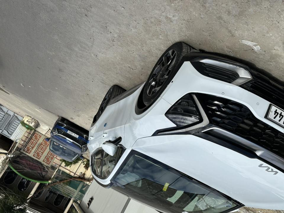 السلام عليكم سبورتج موديل 24 ماشيه ٣٠ الف فول بيه شويه من جاملغ والبنيد السعر ٢١٥ قفل الشراي يتصل ***********عنواني بغداد
