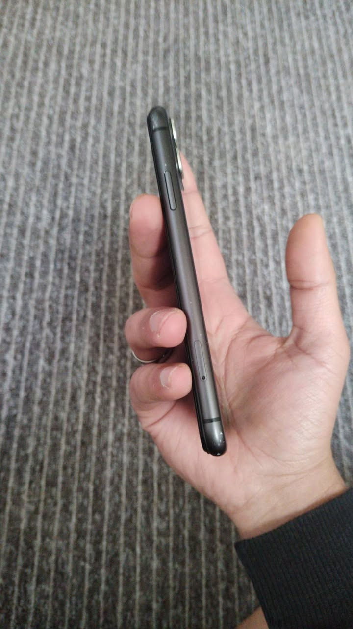 IPhone 11
ذاكرة : 64
القطع المبدلة : الشاشة + البطارية..
والموبايل نظيف ومكفول
السعر 150 الف دينار عراقي وبي مجاال للمعتمد 
وشاحن كامل + كفرات هدية...

سماعات ايفون الاصلية وياها الكارتونة
توصالات اصلية شحن وسماعة هذني ب 20 الف

التوصيل : لا يتوفر
المكان : دهوك

للتواصل : ***********
