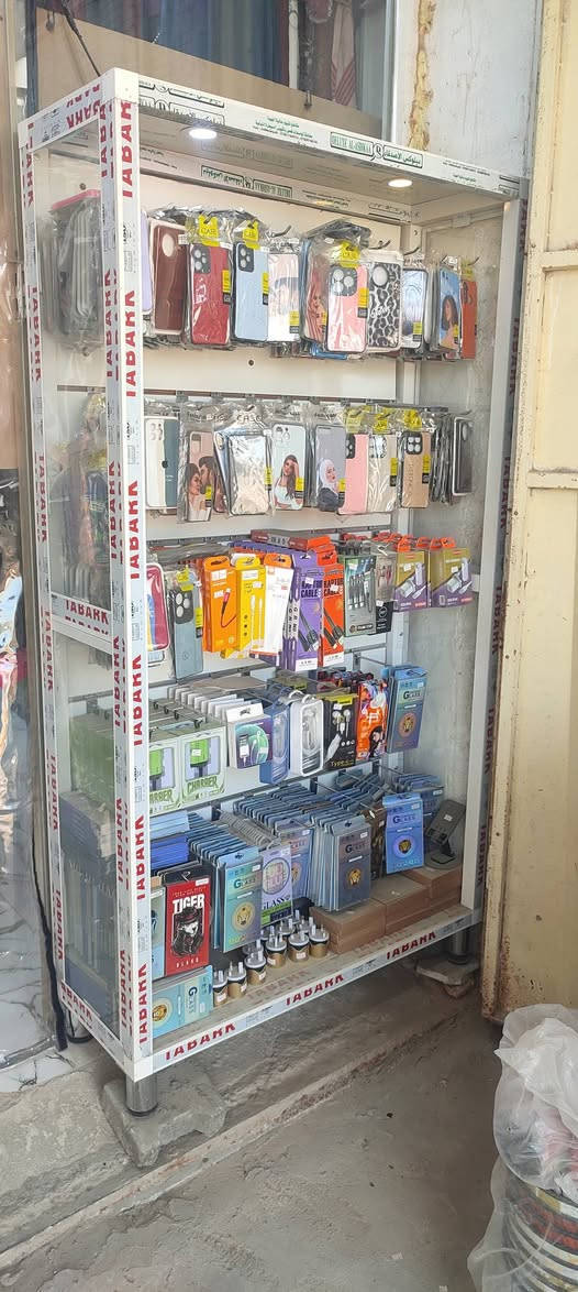 محل ملابس وكوزمتك للبيع هوه والبضاعة  عنوانه حي العسكري شارع 30 قرب المستوصف موقعة مميز وتجاري عل الشارع العام بجانبه مدارس بنات  سبب البيع الانتقال لغير محافضة
للاستفسار خاص او الاتصال على الرقم *********** ديوانية, القادسية
