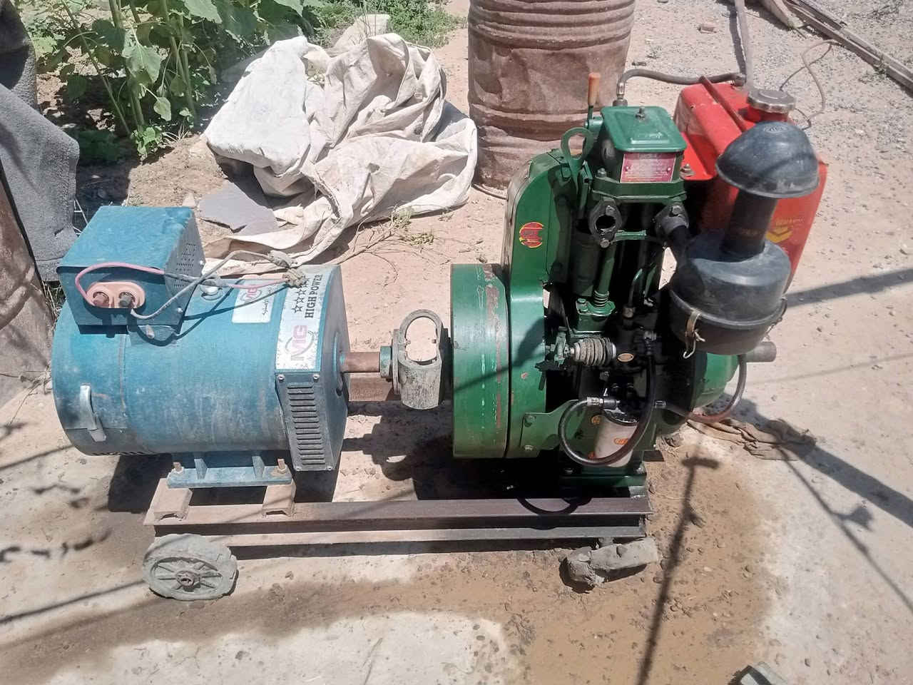 بعد التحيه والسلام مولد كل سكار للبيع مستخدم 3اشهر حيل نضيف بعده كله شركه كامل هوه ومولدته السعر 600الف رقم ***********
