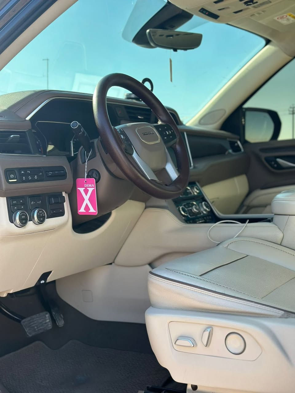 سلام عليكم جي ام سي دنلي موديل2021 الون اسود وارد خليجي بيه باب صبغ بدون داخل  160 الف السياره  السعر 47500$ وبيه مجال بسيط موبايل ***********
