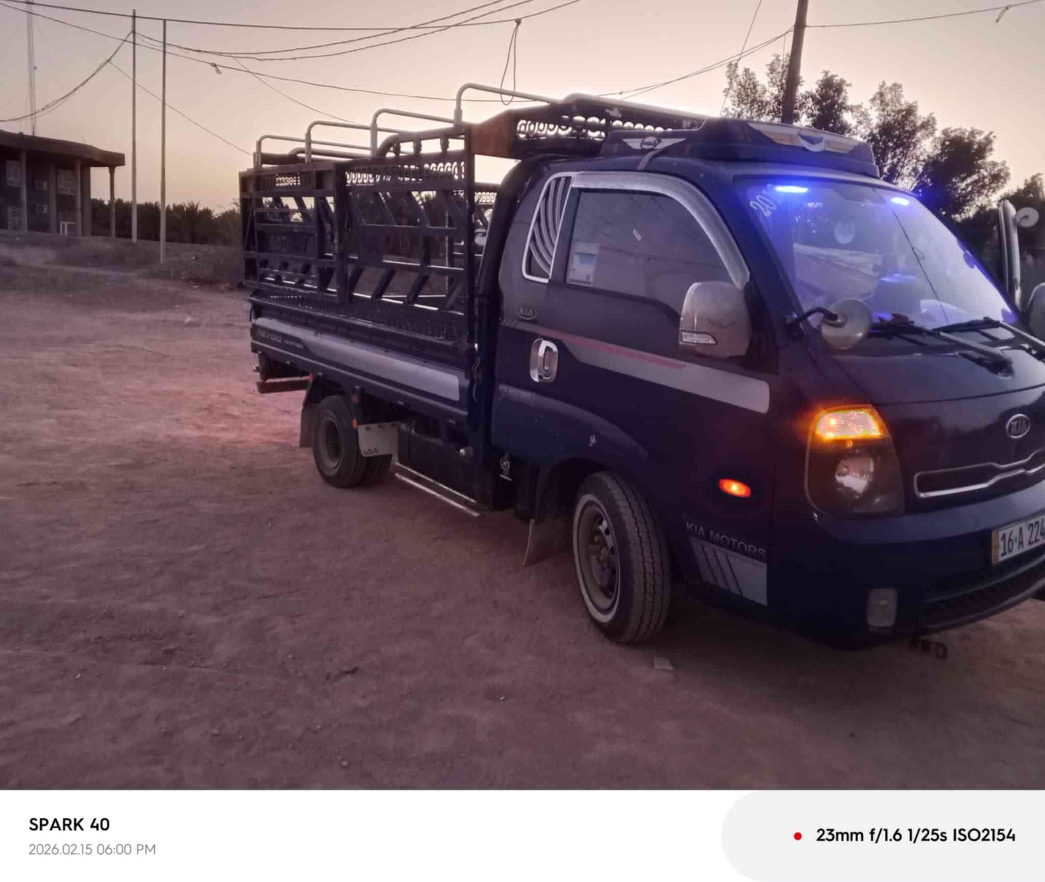 سلام عليكم اخوان سياره للبيع كياه حمل موديل ٢٠١٨ مكفوله كفاله عامه سياره محرك وكير وشاصي مكفولات شرط سنويه جديده رقم قادسيه انكليزي تخم تاير تبريد ثلج مسكر دبلو السعر ١٢٠ وبيه مجال مكان سياره سماوه أكثر الاستفسار نتصال ع رقم ***********
