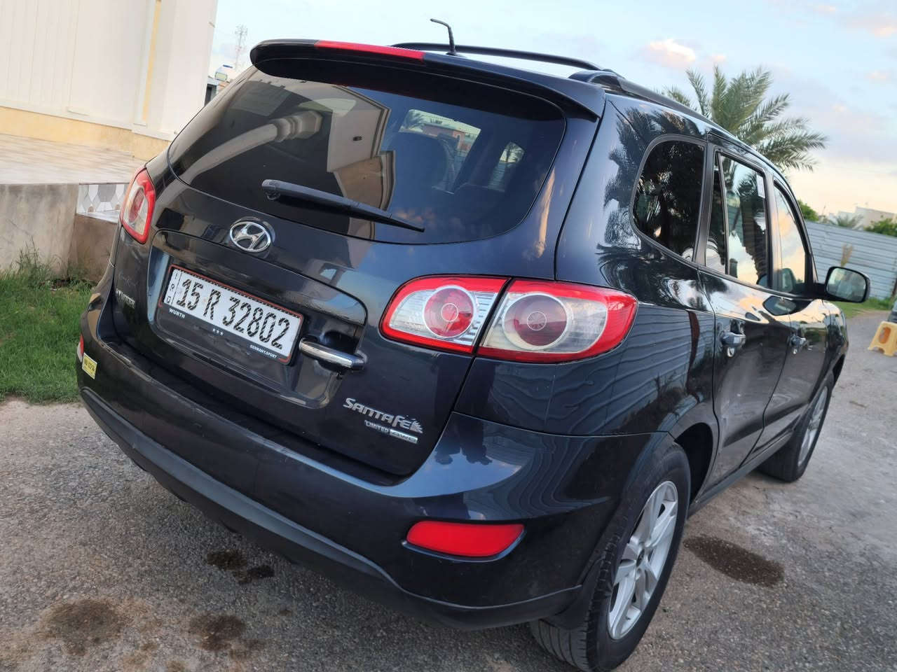 السلام عليكم اخوان سنتافي 2011 امريكي
فول موصفات بانيراما كشنات كهرباء تدفئه تبريد 
محرك 3500 6 سلندر  5 راكب رقم انبار الجديد 
بأسمي مانع انزلاق دفع رباعي  ضرر بيه 3 قطع بدون معجون 
مراوس  سورنتو امريكي فقط من ١٥ وما فوق انطي فرق او بيع 125 $ بيه مجال استفسار اتصال [***********]
