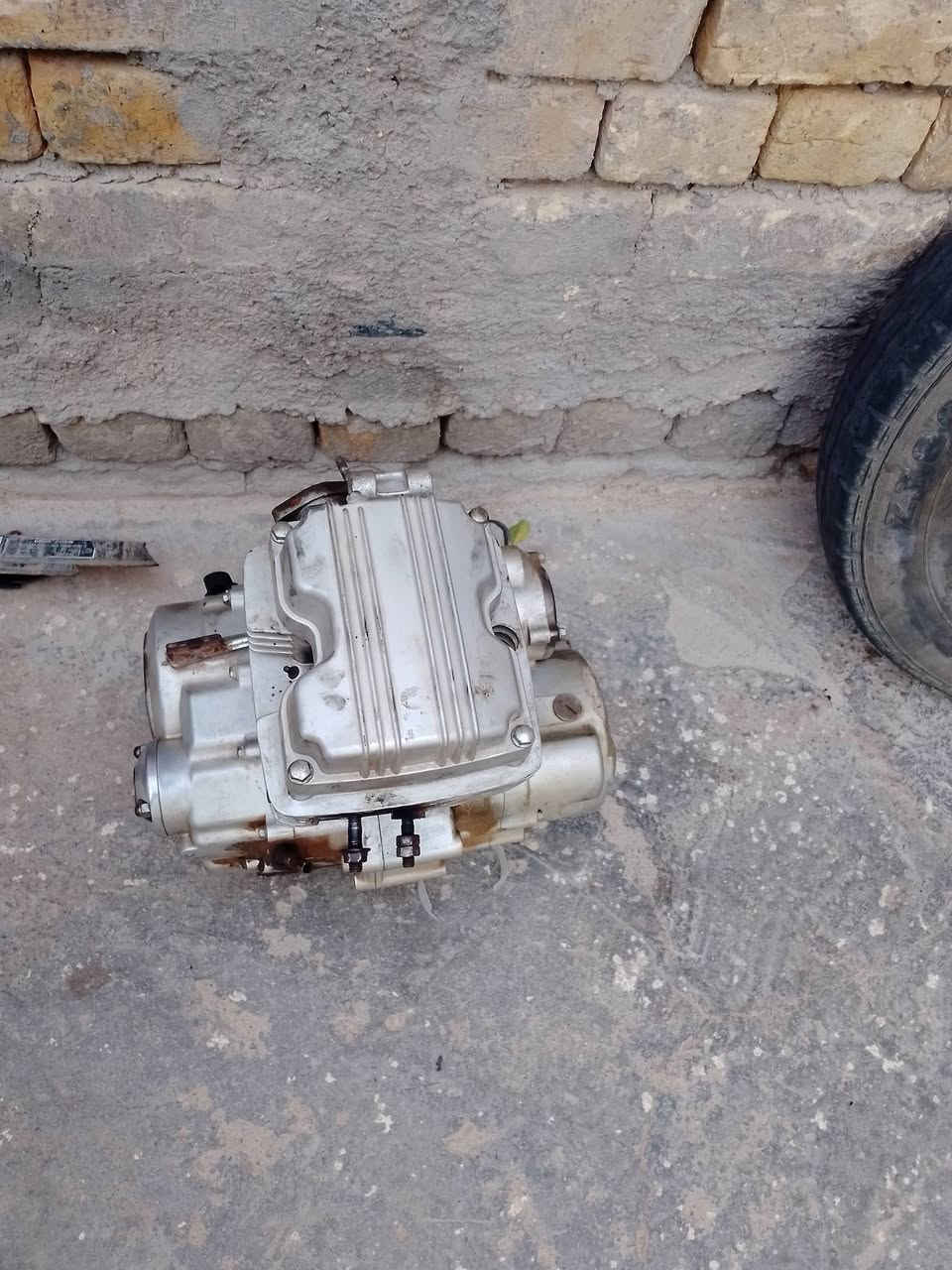 السلام عليكم محرك عوزه تجفيت سعر 75 والتاير 15 مكان كوت داموك ***********
