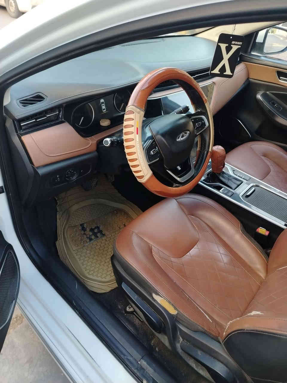 للبيع شيري اريزو 6موديل2020 السياره كير ومكينه مفولات ونظيفه والحداديه جديده  تخم تاير جديد والمواصفات فول بصمه شاشه تشغيل من بعد  تشغيل من الداخل بصمه  فتحه بل قماره سلايد روف  تبريد قطعتين امامي وخلفي   المواصفات فول وبعد مواصفات هواي بيه ماذاكرهن السياره محجوزه وباقيله بس شهرين يرفع الحجز منه بشهر الثاني يخلص كل اقصاد السنويه الحد شهر السادس 2026يله تنتهي والشراي بخدمه رقمه بغداد الاماني مشروع وطني السونار وياهه وجديد قبل اسبوع اكو رشة صبغ بيه ***********
