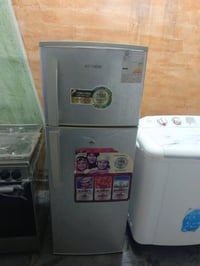 ثلاجه ١٢قدم • نظيفه • ضمان