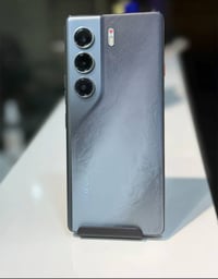 كامون ٤٠ برو 5G • ١٤٤هرتز أمولد • ذاكرة ٢٥٦