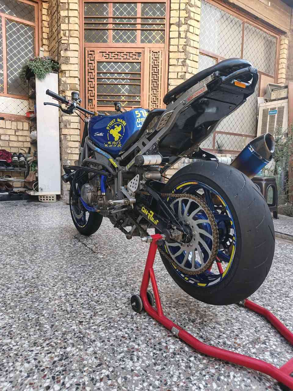 سلام عليكم كاوسكي 2004 636
بيها هاوزن مال 2016
وياله 2016 
صدر امامي 2016
جاملغ امامي 2016 
راديتر 2016
جوينات رياضيه زرك 
بيها شاصي بواري 
دروعه جانبيه 
جاروخه
قاعده 3 فجوج 
بكره 65 
تانكي محور 
ستيرن ريزوما 
يدرات بريك 
يده كلج اصليه 
دهن جديد مي راديتر زيتي جديد زنجيل جديد 
ولدراجه مثل ما موضح بل صور 📷 تجي اذا متلكاها يج شي اطيك كروتك مكان بغداد ***********
