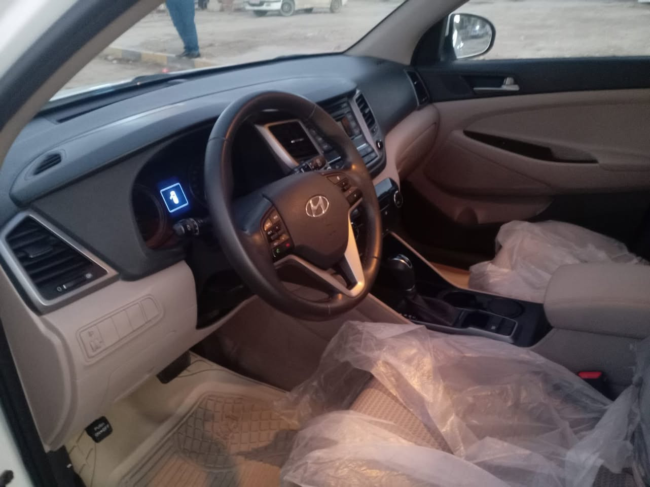 السلام عليكم توسان خليجي 2018
📍 رقم بابل – وارد خليجي)

🔹 السيارة نص فول

🔹 اشاره مرايه جانبيه

داخل مغلف مع كاعيه جديد شرط 🔹 

🔹 كشنات مخمل

🔹 شاشة لمس

🔹 لدّات أمامية ويه اللوفات تشتغل

🔹 السيارة نظيفة جداً

🔹 الممشى: 50 فقط قابل للزياده 

🔹 خليجية مكفولة، كفاله عامه من كلشي حتى السبير شركه 

💰 السعر: 198

📉 بيها مجال بسيط جدا

📍 مكان السيارة: حله حي الزهراء

📞 للاستفسار: ***********
