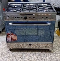 طباخ نظيف استعمال شهر واحد عالخفيف (اريد ابيعه لان ماعندي مساحة بالمطب...