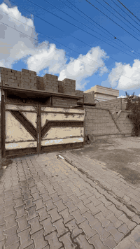 السلام عليكم
بيت للإيجار في حي النداء على الشارع العام / مقابل دوميز /قرب موقف الكيات تقريباً 
مساحة البيت ٢٠٠ متر 
استقبال وهول كبير ومطبخ وغرفتين نوم و بيتونه 
السعر ٢٥٠ قفل 
للتواصل  ***********
