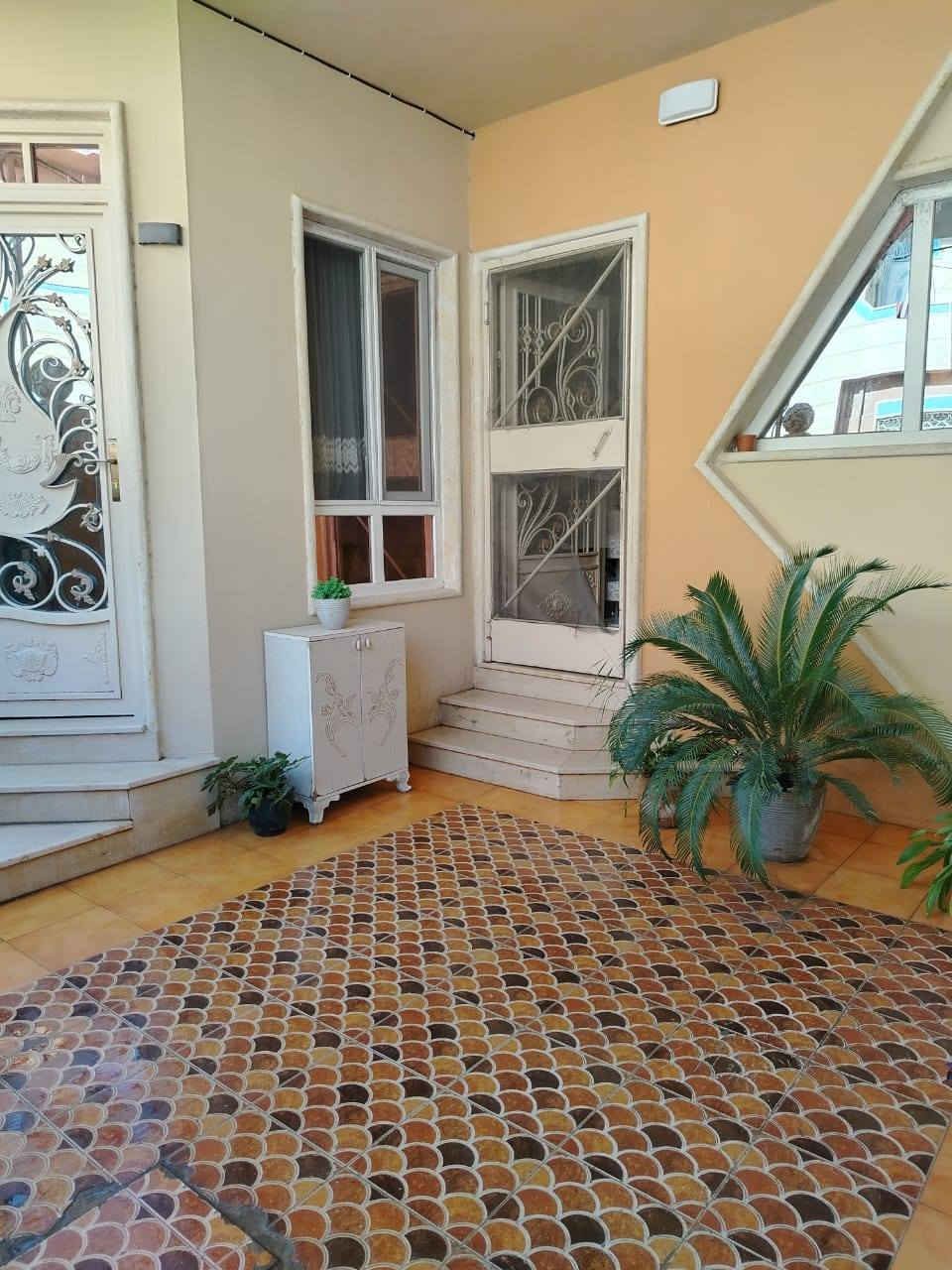 📢📣📢للبيع للبيع📢📣📢
         🏫🏫بيت🏫🏫
✅طابو الزهور
✅حي الإخاء الأولى
✅قرب مدرسة الإخاء
🏝️شارع الحدائق
✅المساحة ١١٩م بالسند
✅١٣٥م واقع حال
✅الواجهة ٨.٧٥م
🌟شروق  سند حديث
✅طابق ونصف
✅الطابق الأول
✅يحتوي على
✅٢غرفةنوم استقبال 
✅مطبخ وصحيات وكراج
✅الطابق الثاني
✅١غرفة نوم وبيتونه
✅سطحين ناصي وعالي
✅بناء حديث ومرتب على
✅يد صاحب العقار
✅مواد البناء درجة أولى
✅من سقوف جبس بورد
✅ارضيات مرمر
✅سيراميك اسباني
✅أبواب خشب جوزرئاسي
✅وبسعر مناسب جدا جدا
✅للاستفسارعن السعر
✅مراجعة مكتب
✅سعد النعيمي للعقار
✅الزهور دورة العبادي
✅باتجاه المحروق
✅قرب مذخر أدوية بيروت ☎️الاتصال ب
📞***********
📞***********
🕙من الساعه ١٠ صباحا
🕗الى الساعة ٨مساء
✅نستقبل جميع
✅انواع العروض
سكني تجاري زراعي🏫🏨🏝️
