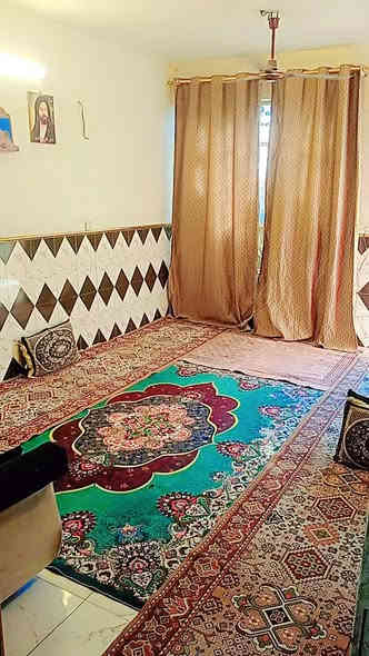 سلام عليكم 
بيت للبيع حي سلام كماليه شارع المستشفى جديد 100متر 5*20*
يتكون البيت من غرفة نوم 5*5*صاله 
وحمام داخلي بيت صطحين بيتونه صب مسلح 
ستقبال 5*4حمام خارجي 
كهرباء مجاري ماء انترنيت ظوئي كوله كالمل فول للخير ***********سعر معقول خابر 
وتدلل بيع مستعجل زراعي مكاتبه فقط
