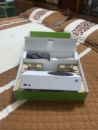 اكس بوكس سيريس اس • مستعمل قليل • بغداد