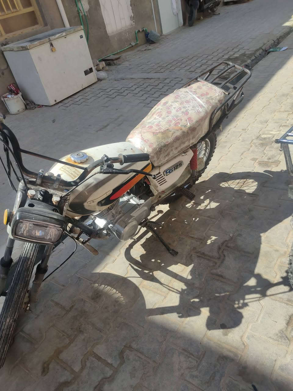 سلام عليكم تايكر مديل 19 اوراق سكنر مناقصه شي السعر 350 وبيهه مجال بسيط مكاني سماوه *********** واتساب
