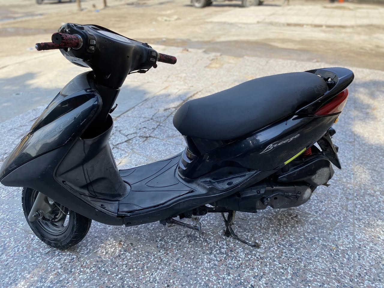 دراجه بريز نضافه 80 بالميه بس شويه البجم مكسور ولباقي كلشي مكفول سعر 850 قفل مكاني بغداد بحي اور مامتواجد ع فيس ***********
