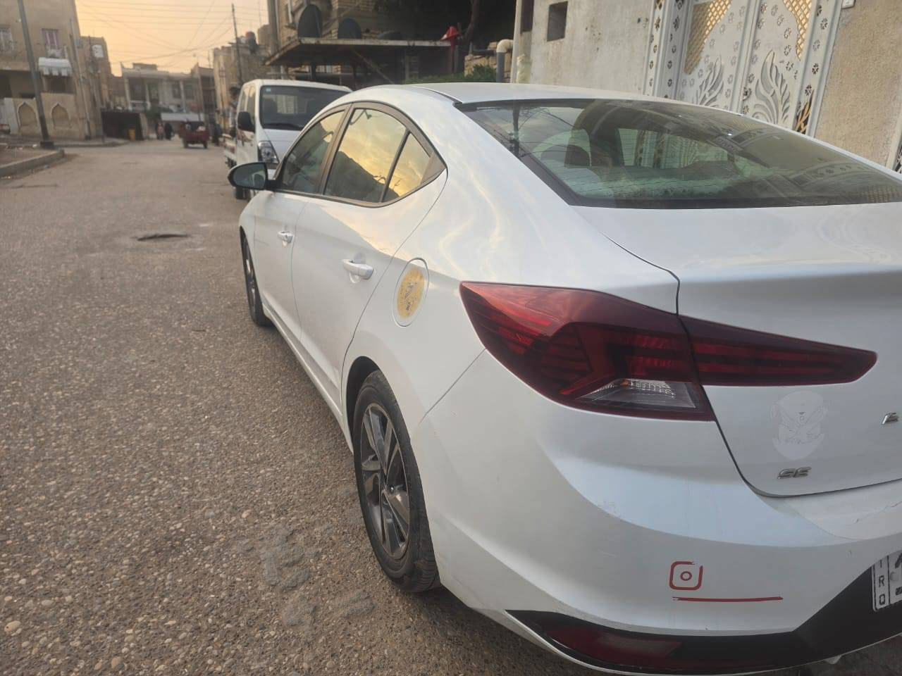 السلام عليكم سياره ألنترا أمريكي حادث بنيد مامتواجد على الفيس بوك الاستفسار على هذه الرقم ***********
