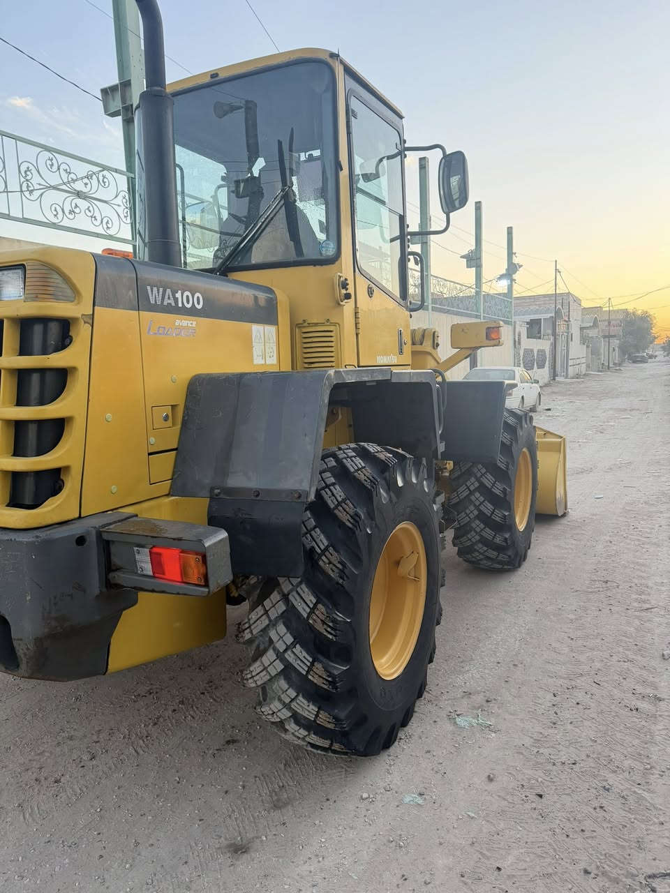 السلام عليكم
شفل كموماتسو WA100
دخول جديد وارد يابان ولاكيله مشتغل بالعراق
عداد العمل 6000ساعه حقيقي
مكفول كفاله عامه فقط الكيله صبغ 
مكينه 4سلندر سوبر 
كفاله عامه من فتح وتبديل وصبغ 
المكان النجف للستفسار الاتصال ***********  غير متواجد ع الفيس فقط بيع
