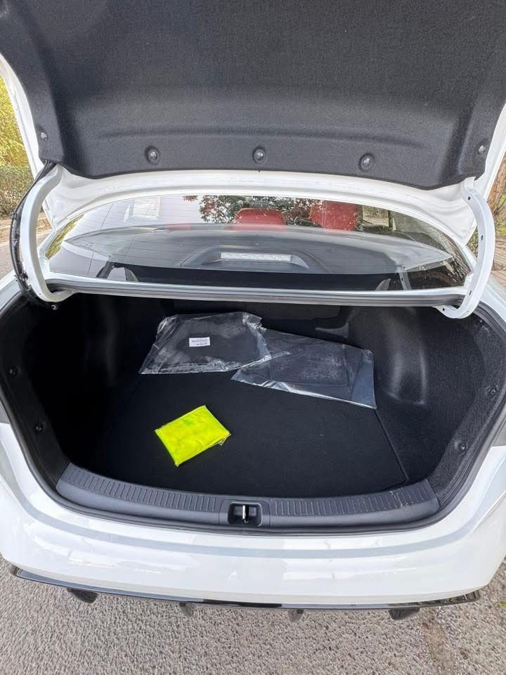 تحيه طيبه اخوتي الأعزاء كورلا موديل ٢٥ اخت الزيرو جديده السياره s فول موصفات للاخير
موصفات sمعروفه تجي اعلى شي سعرها 158
داخل احمر بيها مجال بسيط 
وبيها ملاحظة بسيطة
اخت زيرو ماشية 8000 

*********** 
مكاني بغداد المنصور
