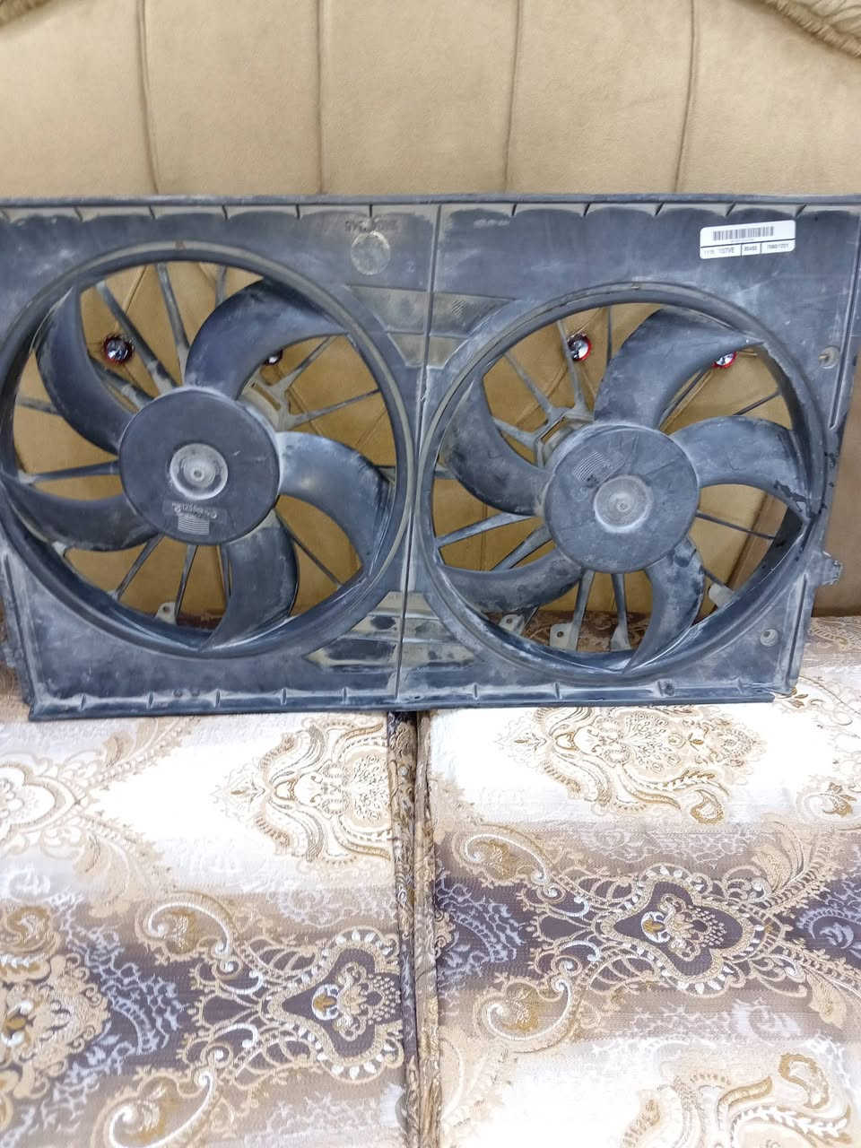 مراوح أصله سي 200 وترهم على اغلب سيارات الأمريكي ٥٠ الاف بغداد الشعب هاتف ***********
