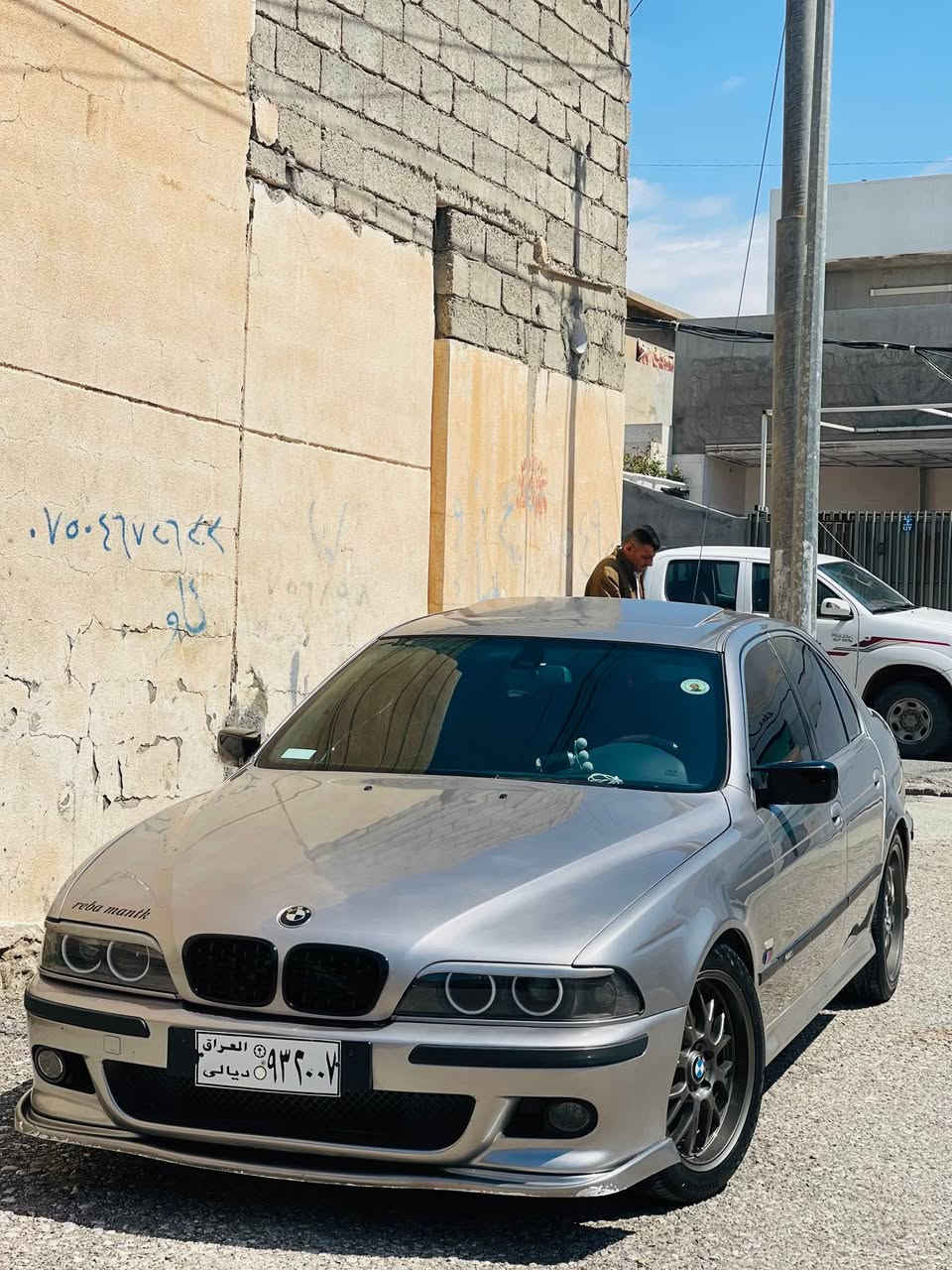 بيئم سةقةر ١٩٩٨/٥٢٨گيرو مةكينةي زور بةقوةتة ✈️بةشةرتة سلايت سوكان ڤوليوم كوشين هيتةر شاشة ئايپات كؤشن جلدة تةربريت غازي نةقسة ويل غةزالي چوار تاية تازة بةستراوة سةيارةكة كامل m ة لايت بةرمةجة رةنگي بة موبايل دةگوري سةيارةكة ئارم پلاستيكي هةوليرة هةردوو رةقةميشي ئةسلية بيلادة بةشةرت سحريشي ٦٥محامةلة لةهةوليرم 
موشتةري تيل بكة *********** أربيل, العراق
