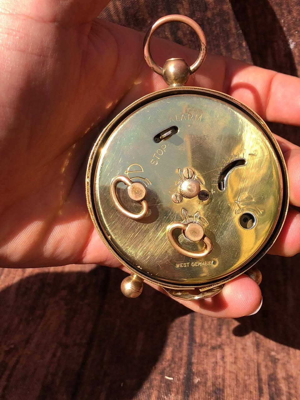 ساعه المانيه تكويك وبيه جرس
صناعه قديمه
نظافه تامه
سعر تفضل خاص


**إذا كنت صاحب هذا الإعلان وتريد حذفه لأي سبب، رجاءا أرسل رسالة إلى الدعم الفني**