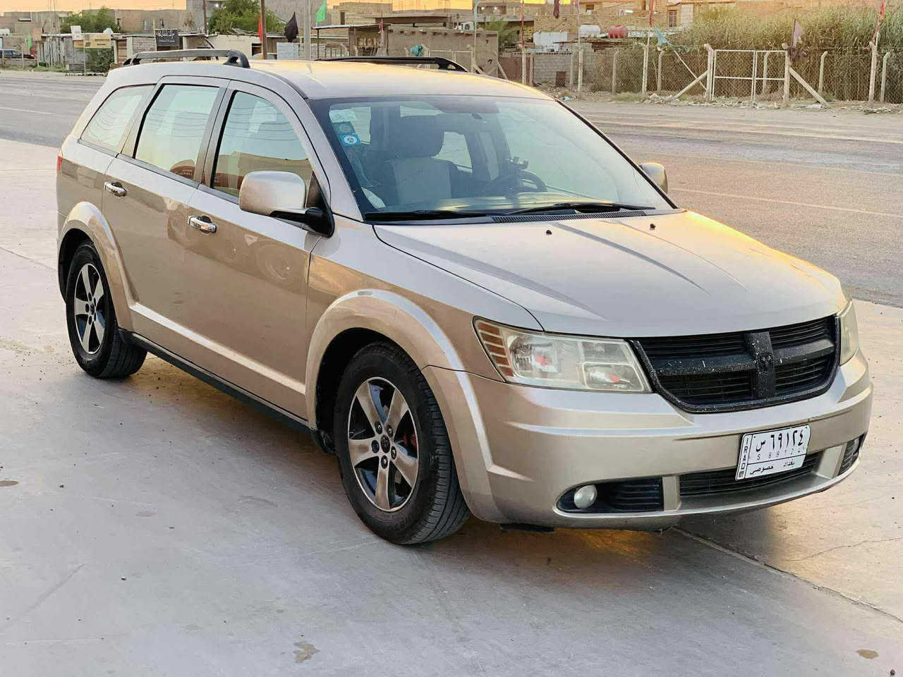 السلام عليكم دووج جورني ٢٠٠٩سياره جاهزه ماناقصها شي قبق جنطه صبغ فقط باقي كفاله السعر ١١٢وبيها مجال قليل شراي خابر وتدلل مكاني ديوانيه /عفك 
***********
