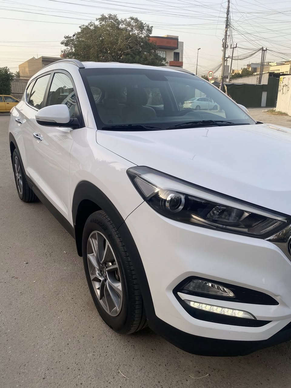 توسان 2018 خليجي كوري اصلي للبيع
السيارة جديدة مكفولة كفالة عامة ماعدا شخط اباب الصدر ومكحل ورصعة بالجاملغ الخلفي جهة السايق والباقي كلة مكفول من الصبغ والفتح والتبديل والبارد والحالوب وكير ومكينة كفالة عامة
السيارة رقم بغداد الجديد باسمي وهزة وسنوية جديدة ثاني يوم تحويل
محرك 2000 دوش وتشغيل سويج سايد بريك بالرجل وشاشة وكاميرا ولد امامي ولايت زينون عالي وناصي وبلوجكتر وفول تحكم ستيرن وباقي المواصفات المعروفة
السيارة جديدة داخل وخارج وصدر وباتري وتخم تاير هانكوك شادلها جديد الاصلي دينار متصرف عليها

مكان السيارة بغداد شارع فلسطين

السعر  18500$ يعني 185 ورقة وبيها مجال

رقم تليفون *********** وبي واتساب
