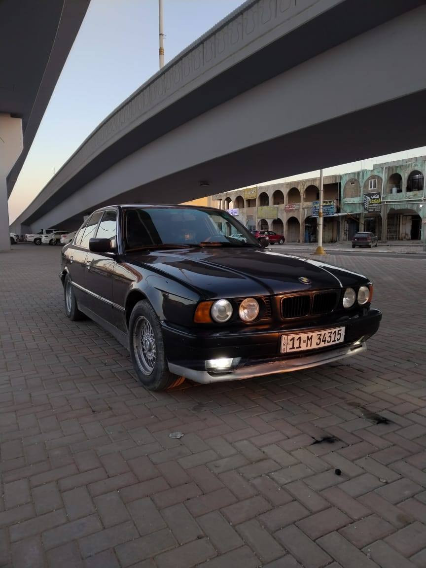 BMW
للبيع موديل 92
رقم بغداد مشروع وطني
تحويل ثاني يوم
مكان السياره صلاح الدين تكريت 
متواجد بس عل اتصال 
***********

