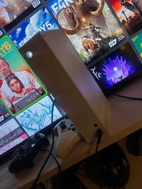 شلون شباب  سيريس اس للبيع مع يدات ثنين اصليات وحده منهن بيها كير درفت ...