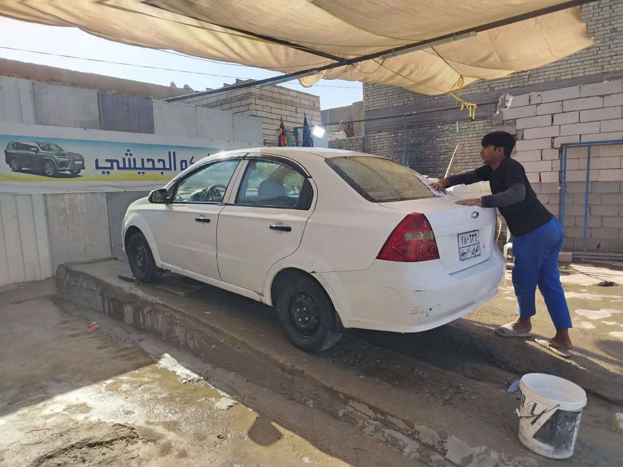 للبيع افيو ٢٠٠٩
الون ابيض
كير عادي مكينه كير حداديه جديده 
سعر ٥٠$ــ مــكــاني نــجف
***********
