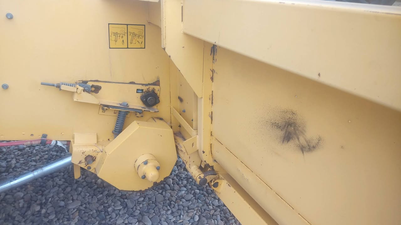 للبيع او مراوس بسياره حاصده نيوهولند موديل ١٤ شرط ع الشركه مشتغله ٣٩٠٠ هيدرو ٥ بلم معمل كهرباء دبل كشن نظيفه جدا ومكفوله
*********** و***********
