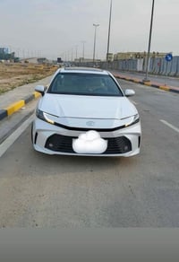 كامري ٢٠٢٥ • ١٨٠٠٠ كم • كفاله عامه