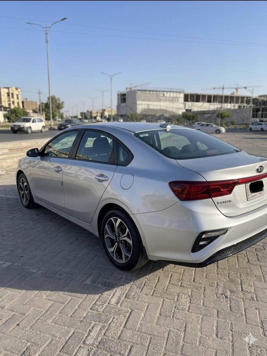 السلام عليكم للبيع فورتي 2021 رقم بغداد معوقين باقيلها سنه و6 اشهر  رادار امامي تحديد مسار  مانع تصادم كامره شاشه كار بلي فول تحكمات مكينه كير At تبريد مكفولات جاهزه من كلشي بيها جاملغ وبنيد مبدلات ومصبوغات ايرباك دركه ( استيرن ) راجع سستم ماشيه 82 السعر 125 وبيها مجال قليل مكان السياره كربلاء لل استفسار *********** كربلاء, العراق
