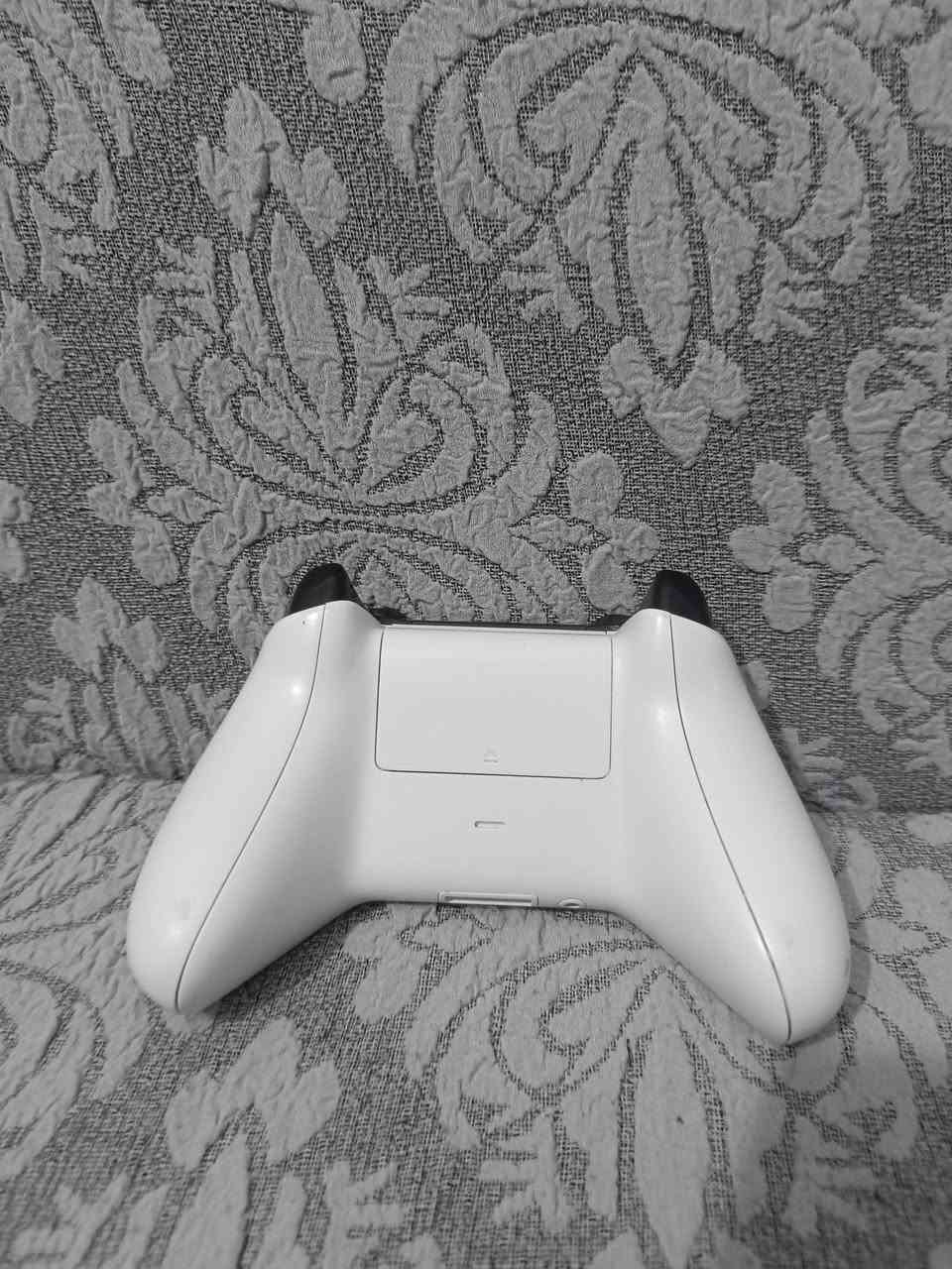 السلام عليكم
Xbox One S/500GB

نضيف جداً وكامل ملحقات 
لوك ستيكر ما مفتوح
النضافه گدامكم بلصور 👇🏿

سعر الجهاز 170 و بي مجال للشراي

يوجد توصيل 6 محافظات 

5 لبغداد


**إذا كنت صاحب هذا الإعلان وتريد حذفه لأي سبب، رجاءا أرسل رسالة إلى الدعم الفني**