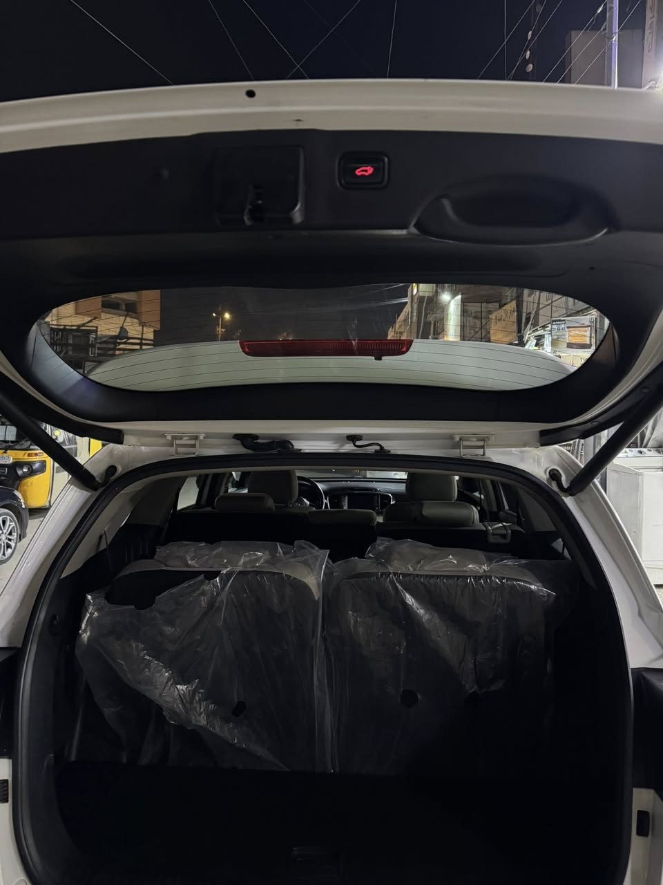 السلام عليكم 
سورنتو موديل 20 خليجي 
كفالة عامة 
ماشية 48 الف حقيقي 
بانوراما 
محرك 6 سلندر 
راكب 7 
جنطة كهرباء 
رقم اربيل شرط التحويل 

مكاني بغداد 
السعر 270 ورقة و بيه مجال 
***********
