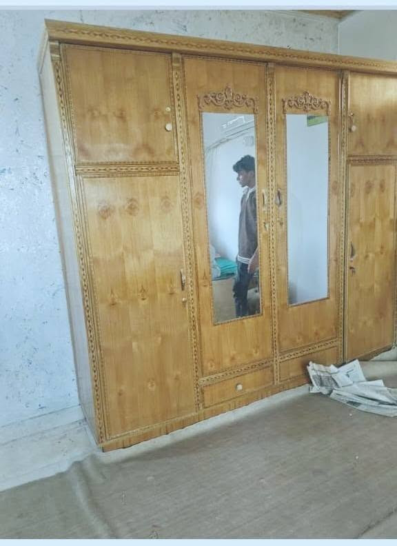 غراض للبيع مكان دوره ابو دشير اكو توصيل بكروه شراي وتساب فقط ***********
