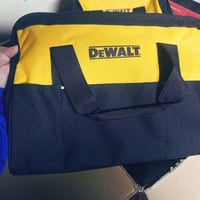 جنطة ديولت الطول ٣٦ العرض ٢٣  الارتفاع ٢٨  جديد  سعر القطعة ٢٠ الف  مك...