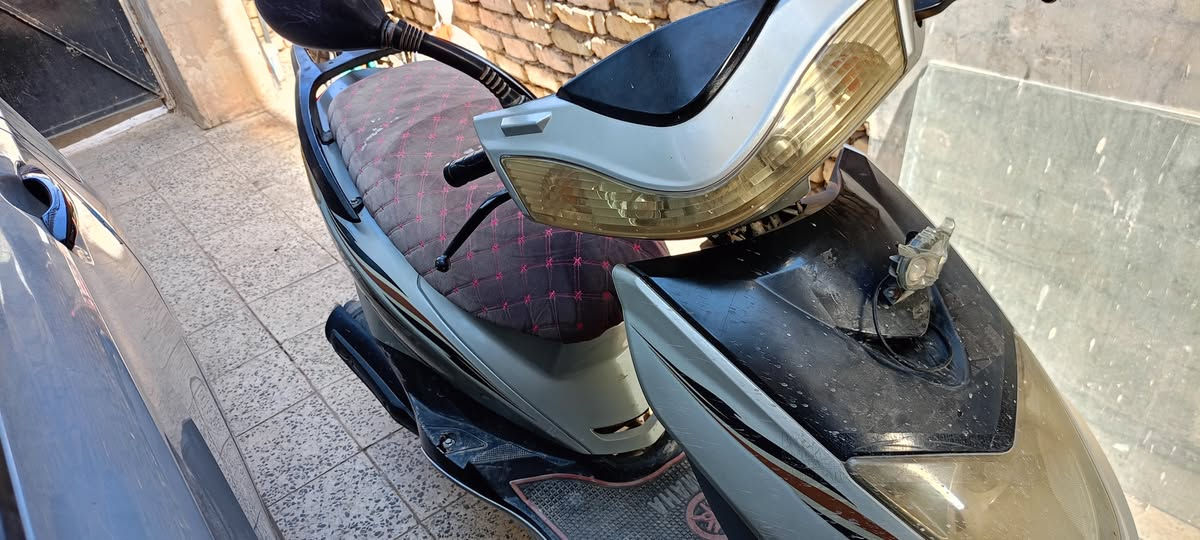 السلام عليكم 👋
دراجه سكنس نضيفه 100/99👍
الدراجه خير من الله شلعه ومعدل 
الدراجه مابيه اي نقص وقويه 
كهربائيات شغاله من سلف واشاير 
العنوان/ ديالى بعقوبه خريسان
السعر/425وبيه مجال للطيبين 
الرقم/***********
